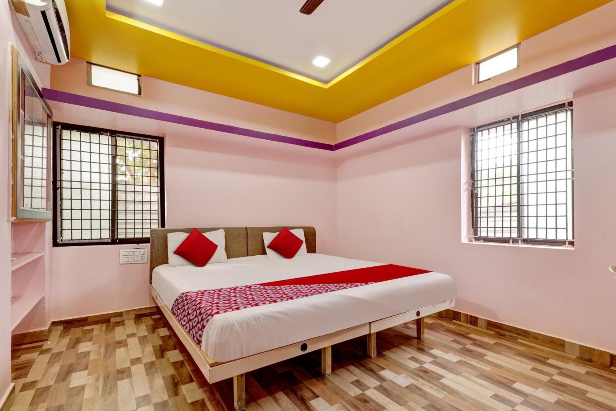Oyo Sampige Heritage Hotel Koppal Buitenkant foto